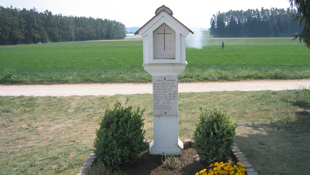 Hinterkaifeck memorial shrine