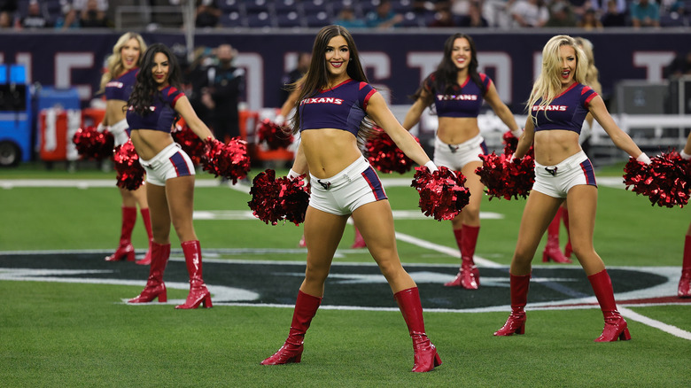 Houston Texan cheerleaders performing