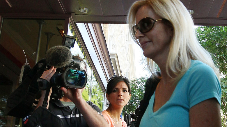 Beth Holloway filmed by the media