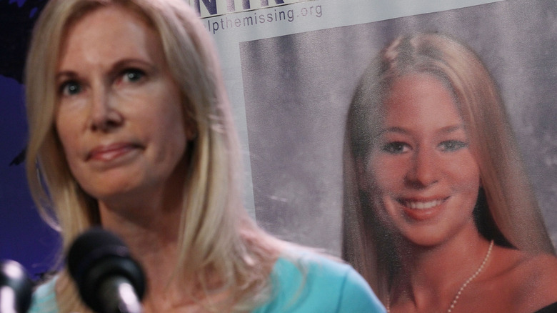 Beth Holloway press conference photo of Natalee Holloway