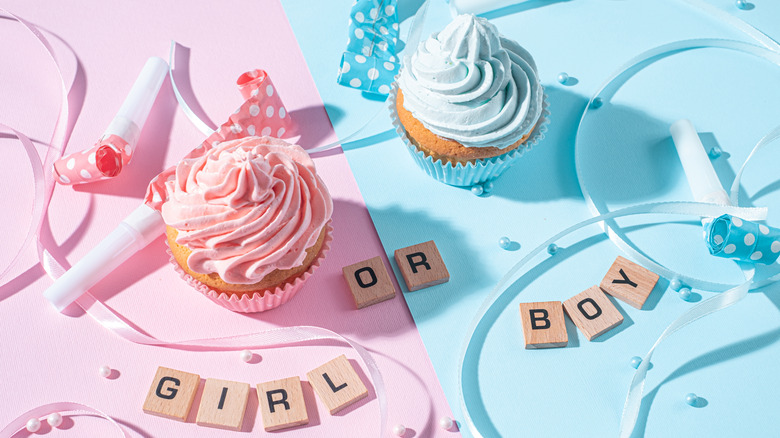 pink and blue cupcakes