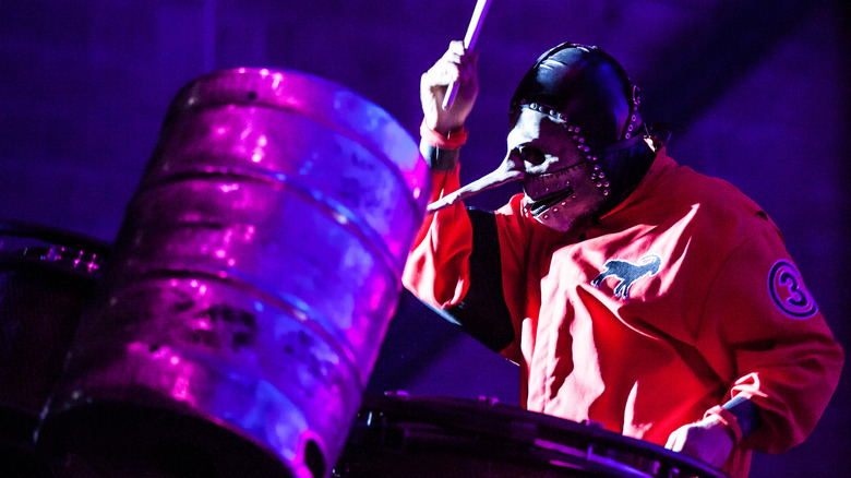 Chris Fehn beating barrels