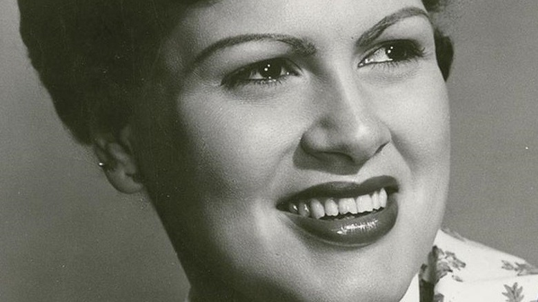 Patsy Cline 1960 portrait smiling