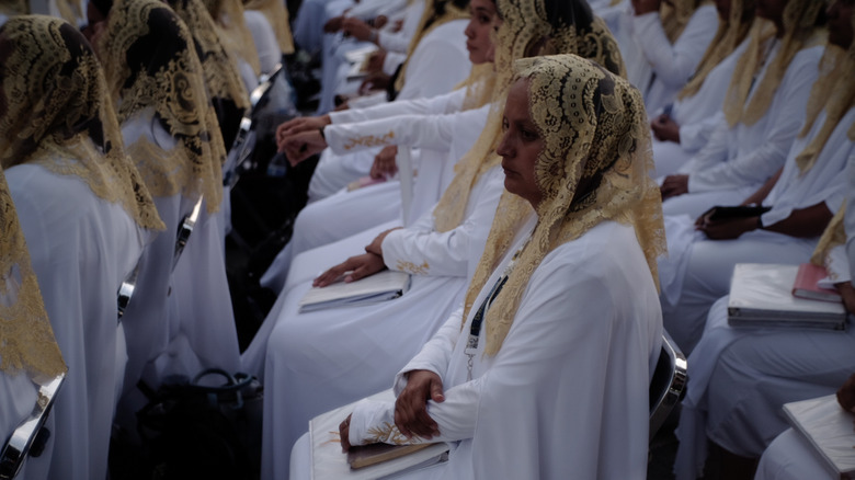 La Luz del Mundo members at church