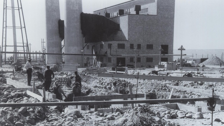 Los Alamos lab under construction outdoors