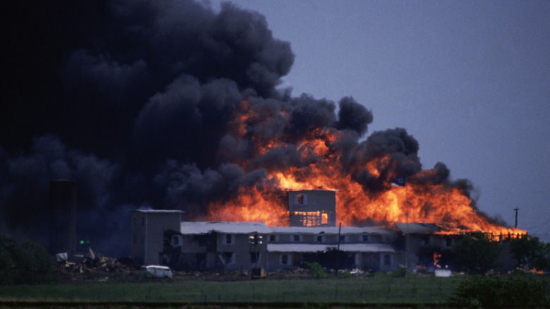 Branch Davidians compound on fire