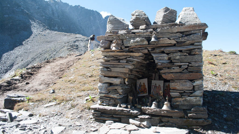 Roopkund Lake local temple