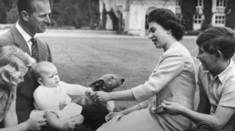 Queen and family with dorgi