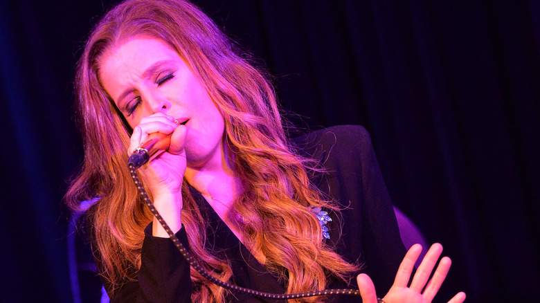 Lisa Marie Presley singing