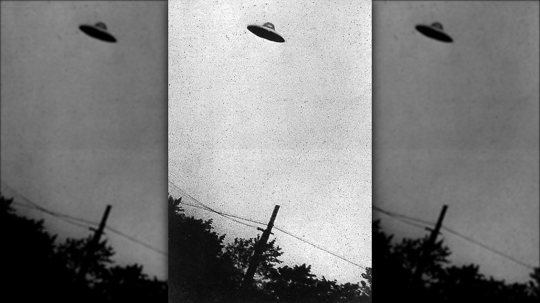 Photograph of a purported UFO in Passaic, New Jersey