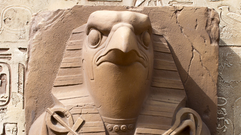 falcon egypt statue ra