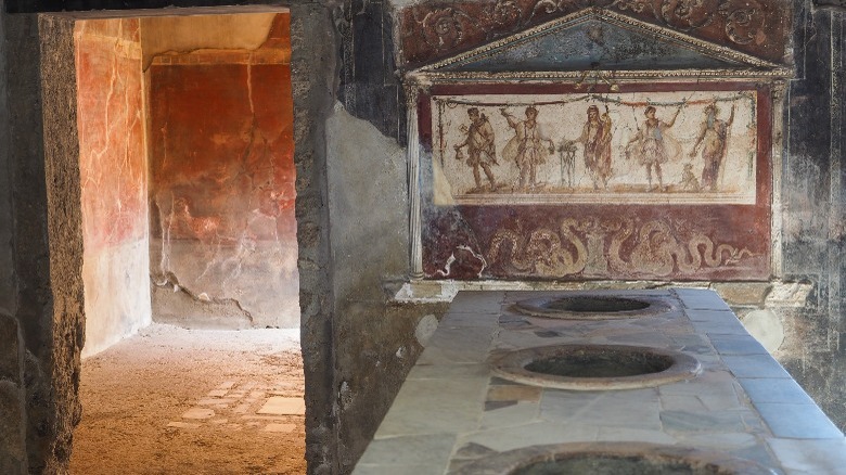 A thermoploium served ancient fast food 