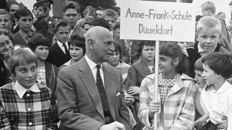 Otto Frank sitting with children