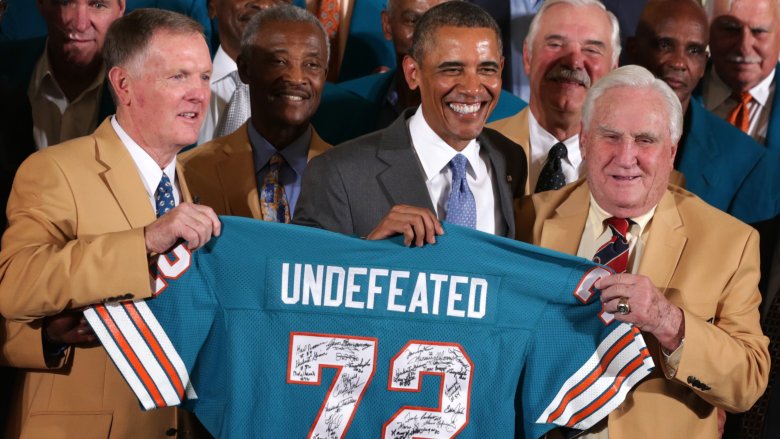 Miami Dolphins pose with President Obama