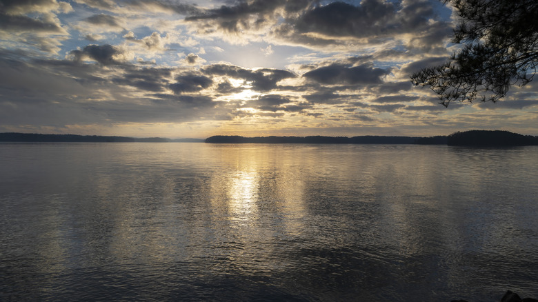 Lake lanier and sun