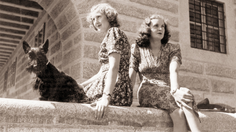 Eva Braun with her sister