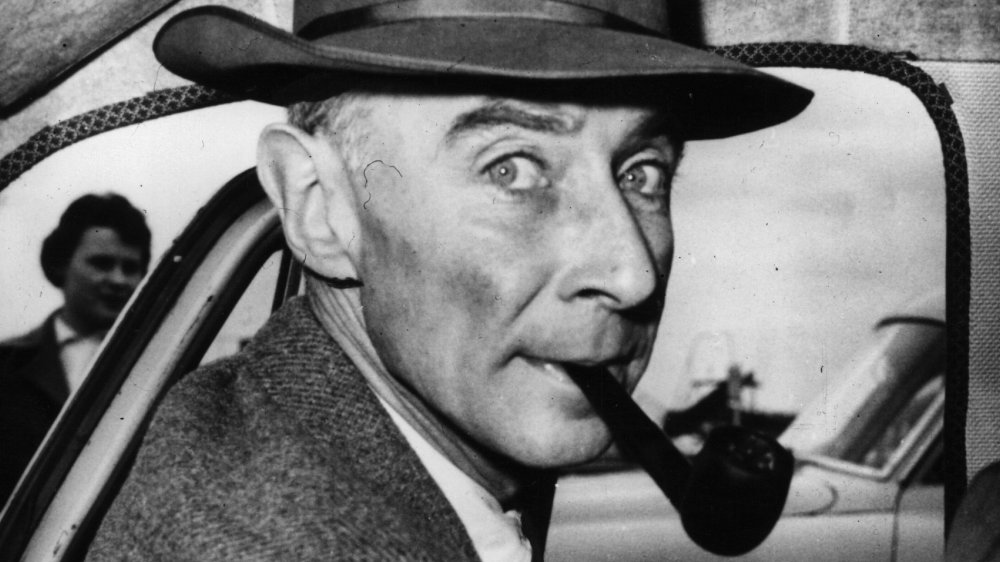 J. Robert Oppenheimer smoking pipe