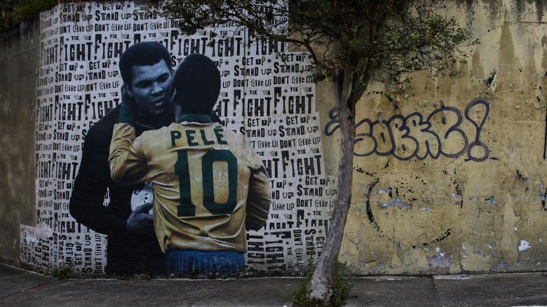 Pelé and Muhammad Ali mural