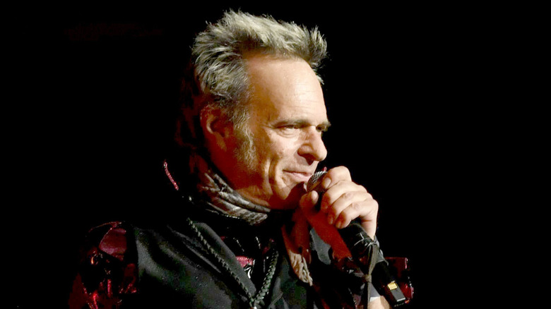 david lee roth singing onstage in 2020