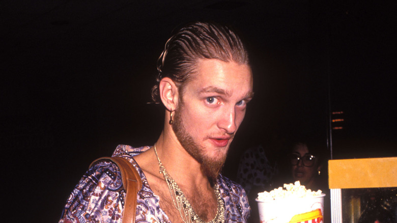 Layne Staley raised eyebrows holding popcorn