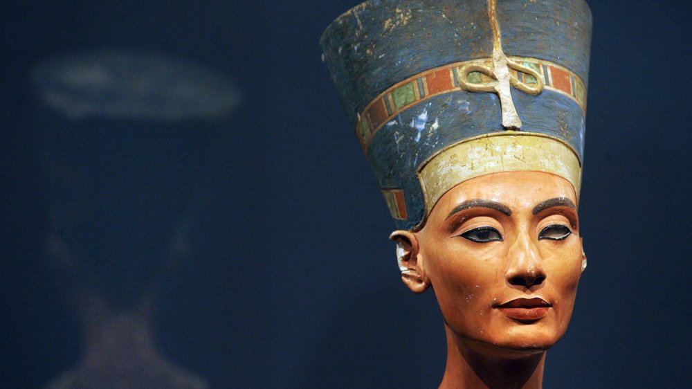 Queen Nefertiti bust