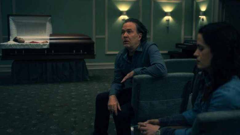 timothy hutton and elizabeth reaser in the haunting of hill house