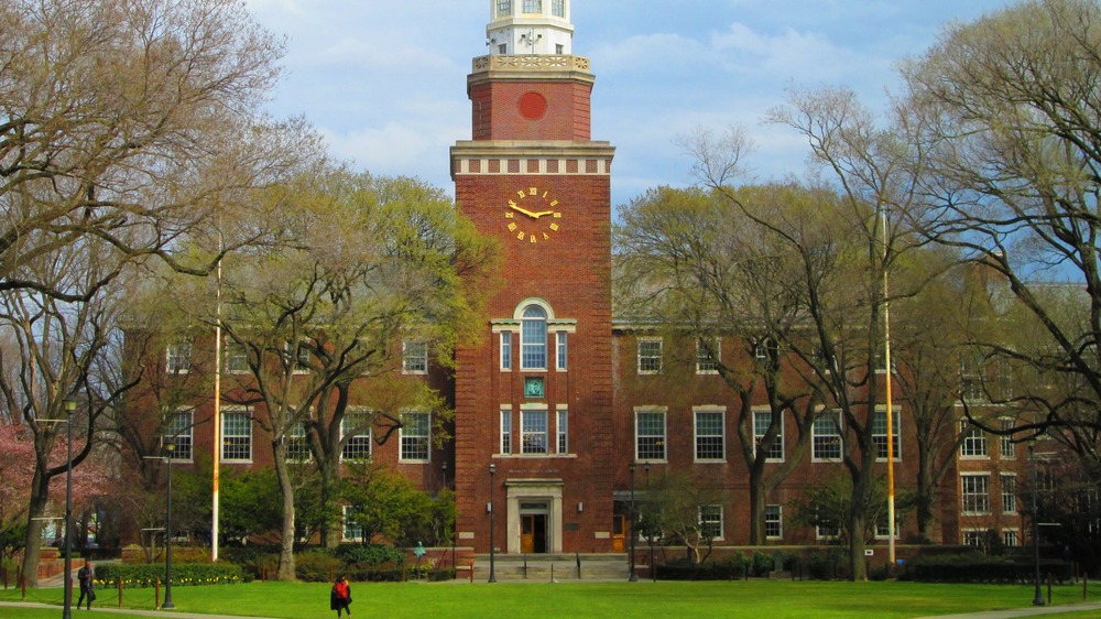 Cropped photo of Brooklyn College Library https://creativecommons.org/licenses/by-sa/4.0/