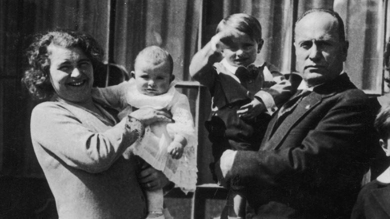 Donna Rachele with children, Mussolini