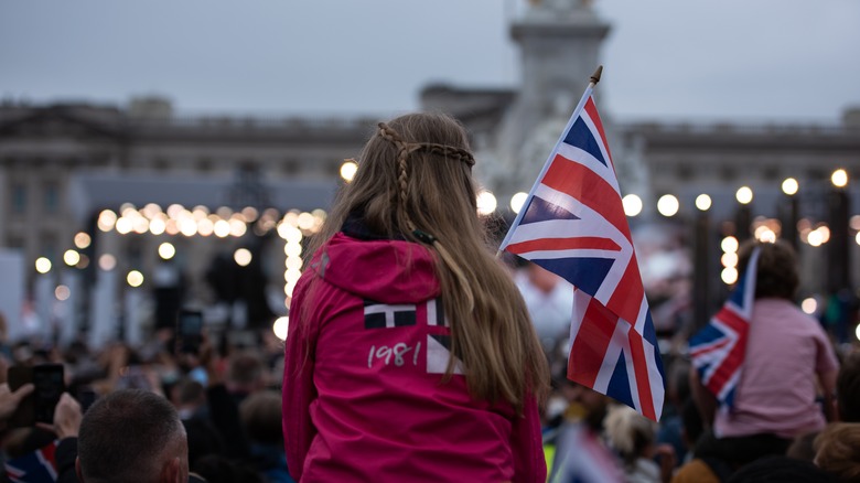 Crowd gathered for the queen's platinum jubilee