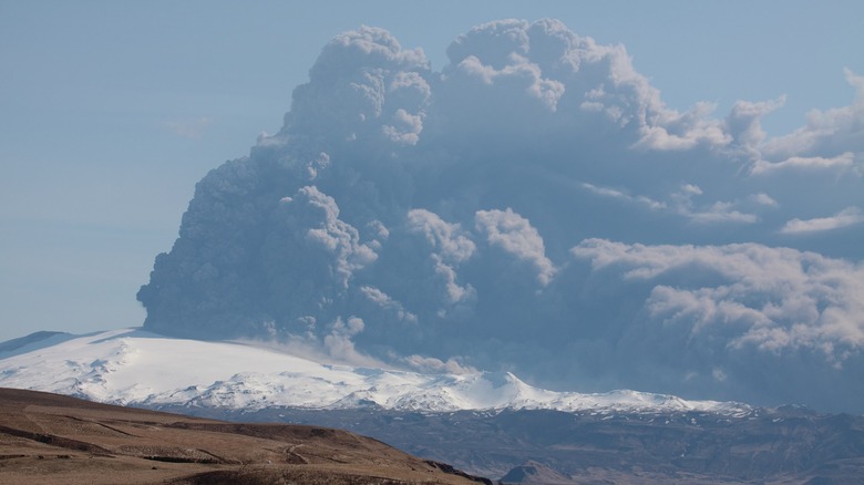 Overlooking Iceland's Eyjafjallajökull glacier and the ongoing volcano eruption from Hvolsvöllur on April 17th, 2010.