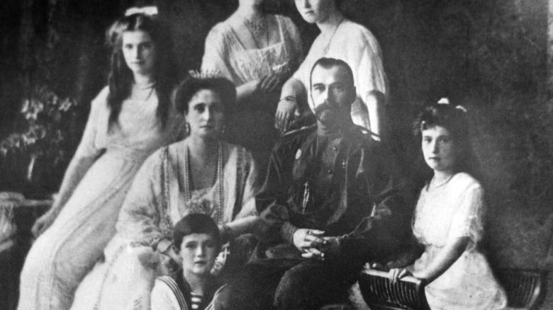 Nicholas II w/family