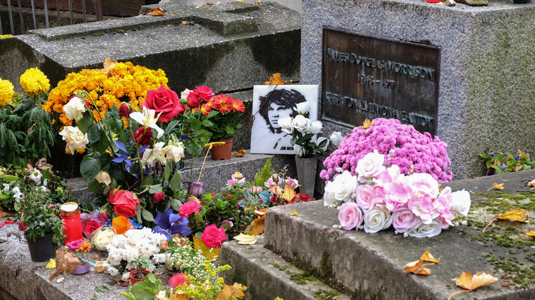 Jim Morrison grave 