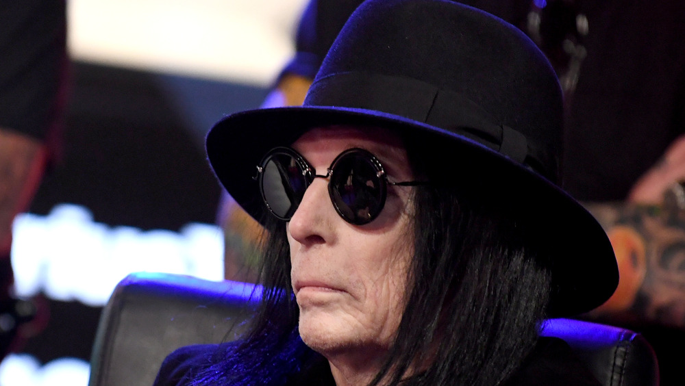 closeup shot of mick mars