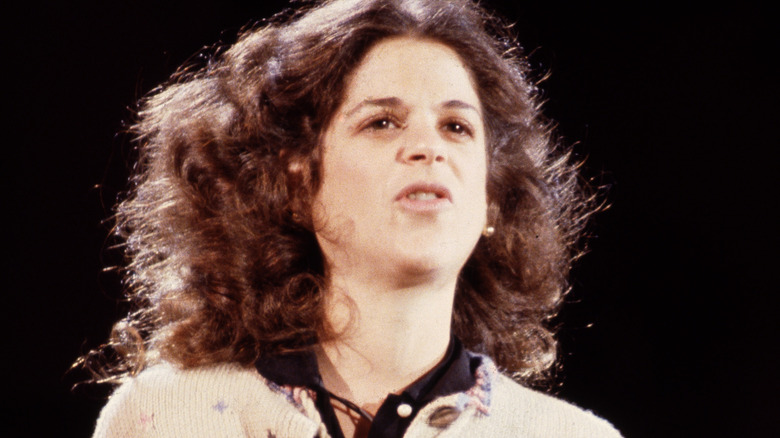 Gilda Radner performs