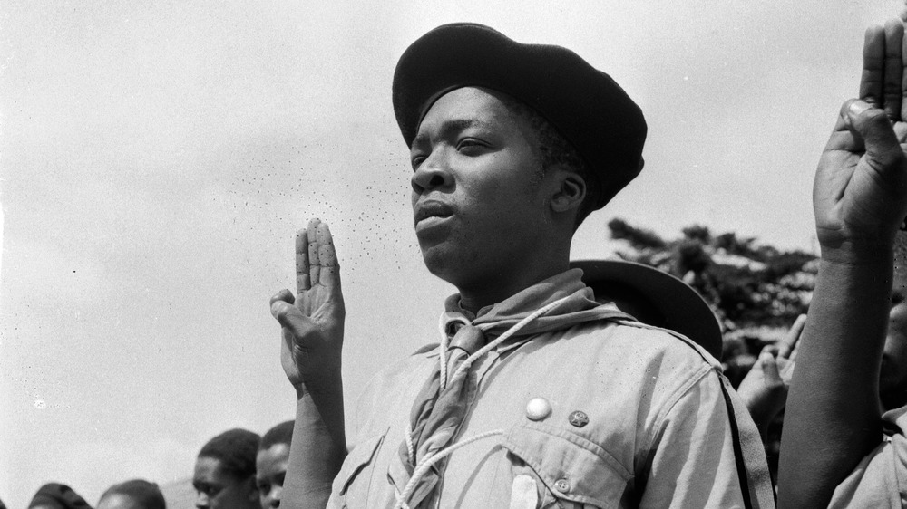 A South African scout takes oath