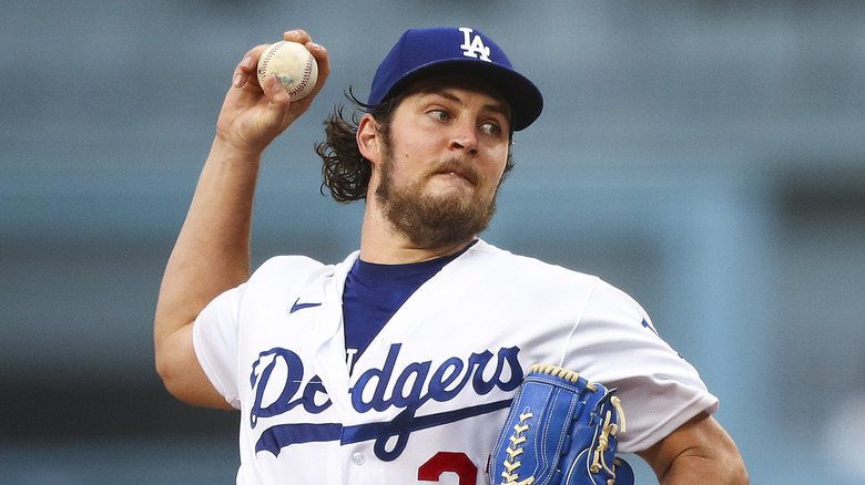 Trevor Bauer pitching for the dodgers