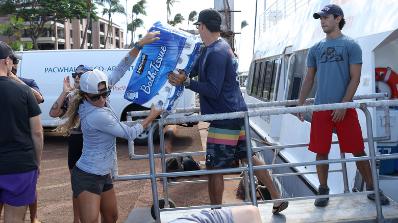 Volunteers helping with Lahaina disaster