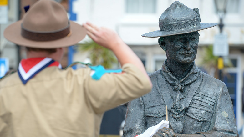 lord baden powell statue dorset