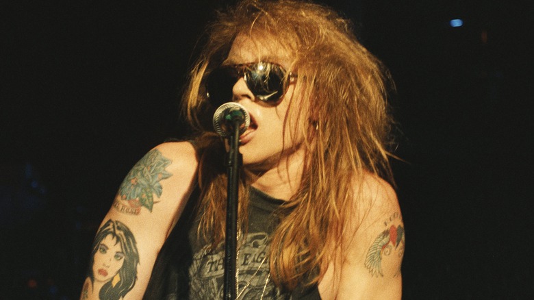 Axl Rose singing