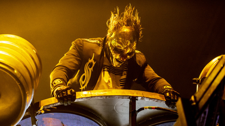 Shawn Crahan in clown mask