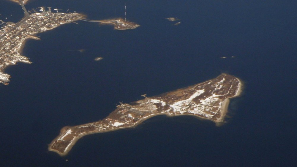 Hart Island, 2010