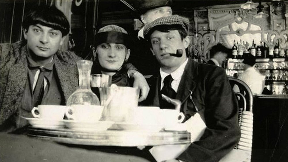  Pablo Picasso, Moïse Kisling and Paquerette at café La Rotonde 1916