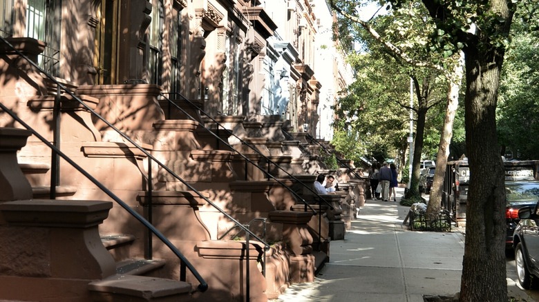 stoop upper east side