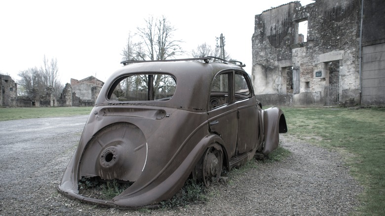 Oradour sur Glane, Haute Vienne, France automobile