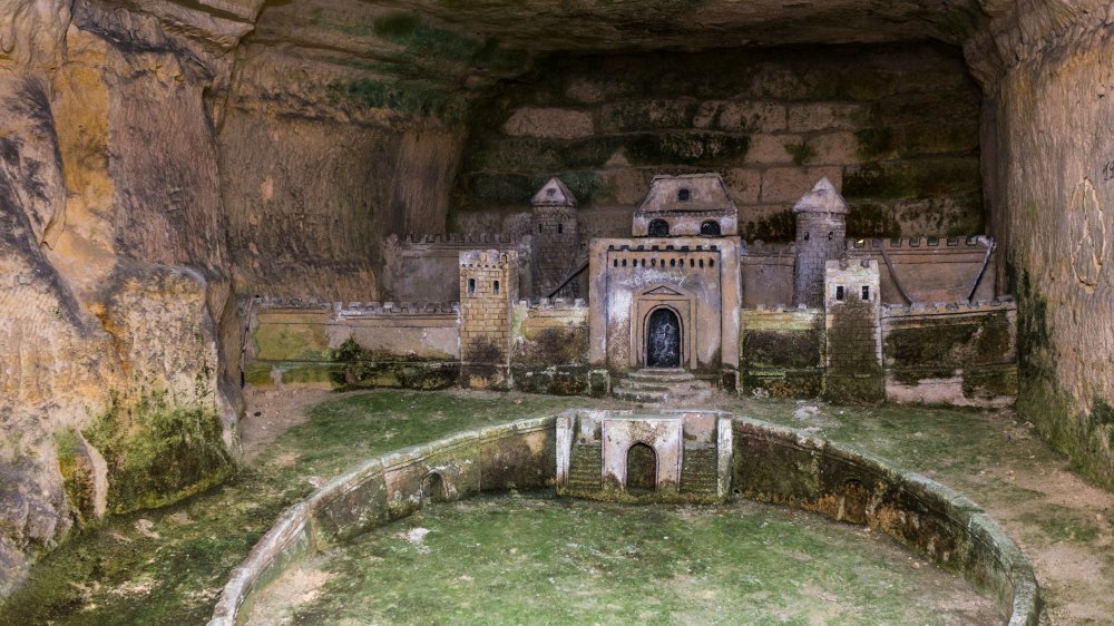 paris catacombs sculpture