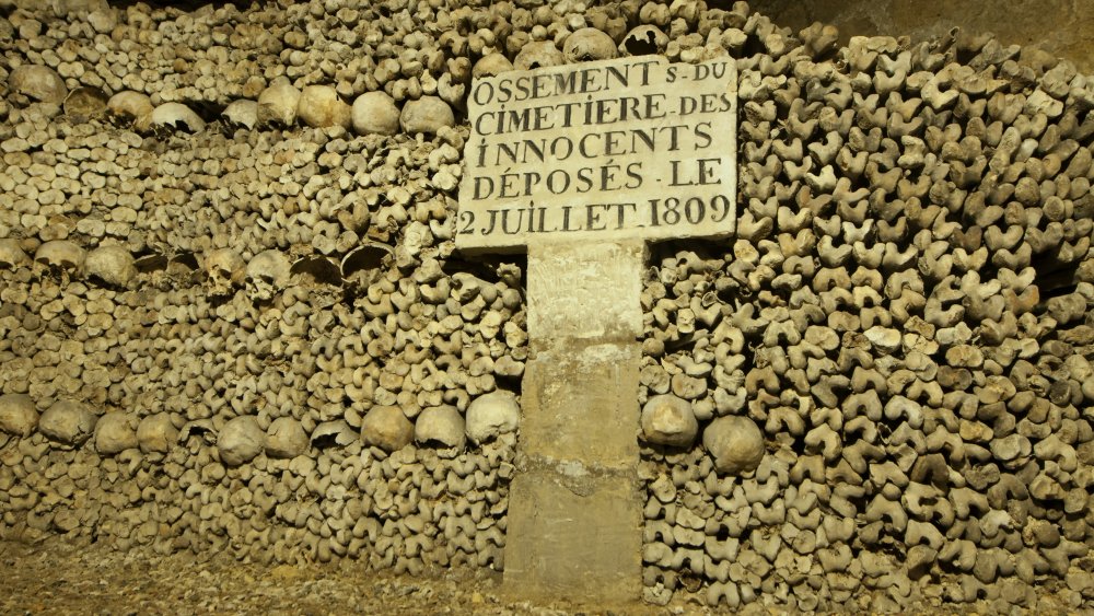 paris catacombs