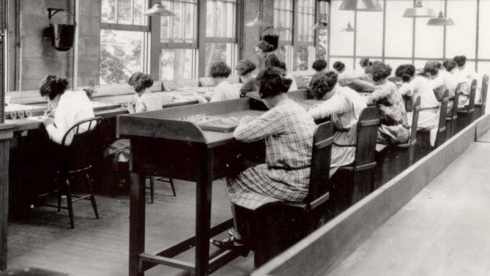 radium girls working