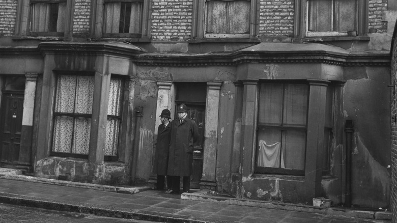 Police guarding 10 Rillington Place