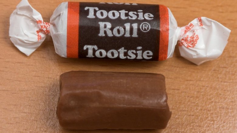 Tootsie rolls package candy