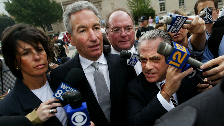 Charles Kushner swarmed by reporters